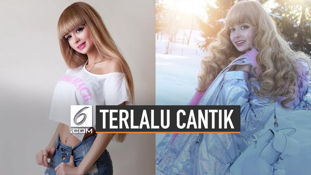 Wanita asal Rusia ini dikenal sebagai wanita 'Barbie'. Saking cantiknya, ia dilarang keluar rumah oleh kedua orang tuanya.