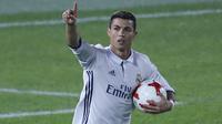 Cristiano Ronaldo mencetak hattrick untuk membawa Real Madrid menang 4-2 atas Kashima Antlers pada final Piala Dunia Antarklub di Nissan Stadium, Yokohama, Minggu (18/12/2016) malam WIB. ( Reuters / Issei Kato Livepic)