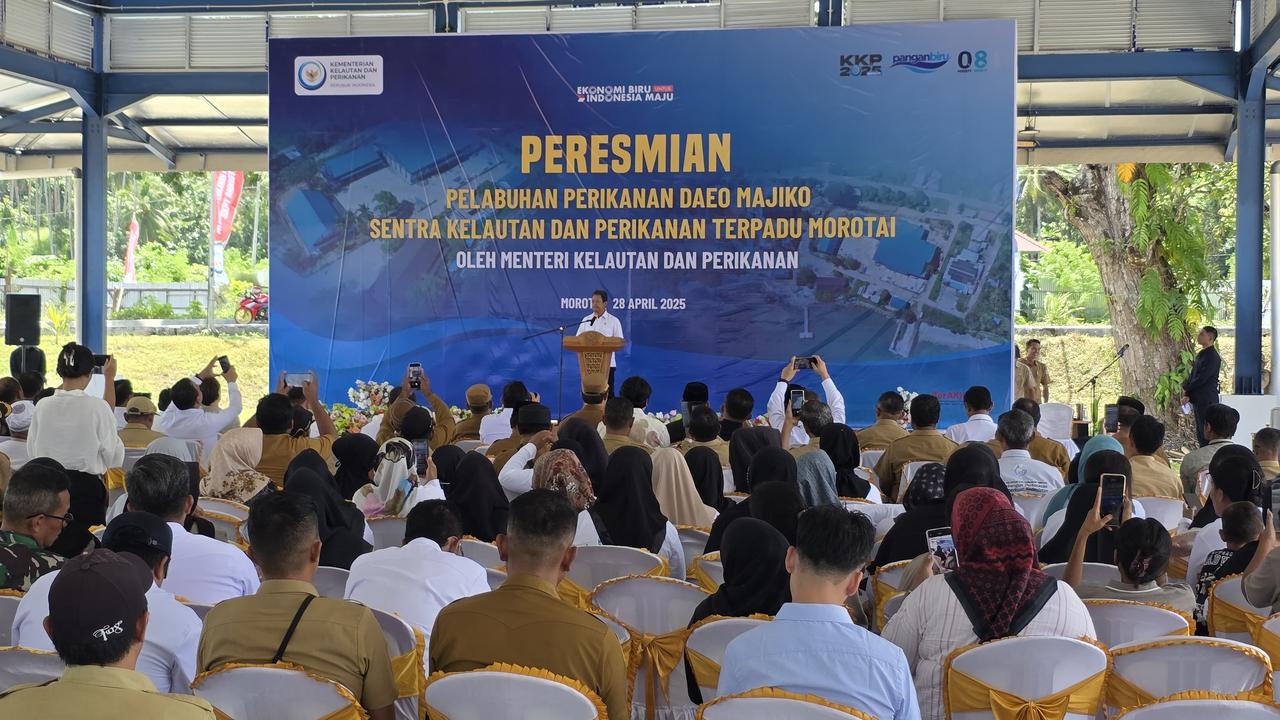Menteri KKP Resmikan SKPT Morotai, Perkuat Ekonomi Kelautan di Wilayah Terluar