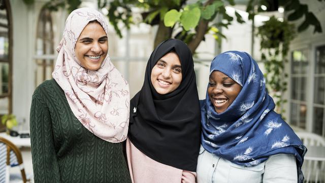 Tips Memilih Warna Jilbab