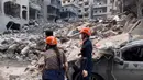 Saat ini, sedikitnya 1.323 orang tewas dan lebih dari 3.700 lainnya luka-luka akibat agresi militer Israel di Lebanon sejak 23 September 2024 lalu. (AP Photo/Hussein Malla)