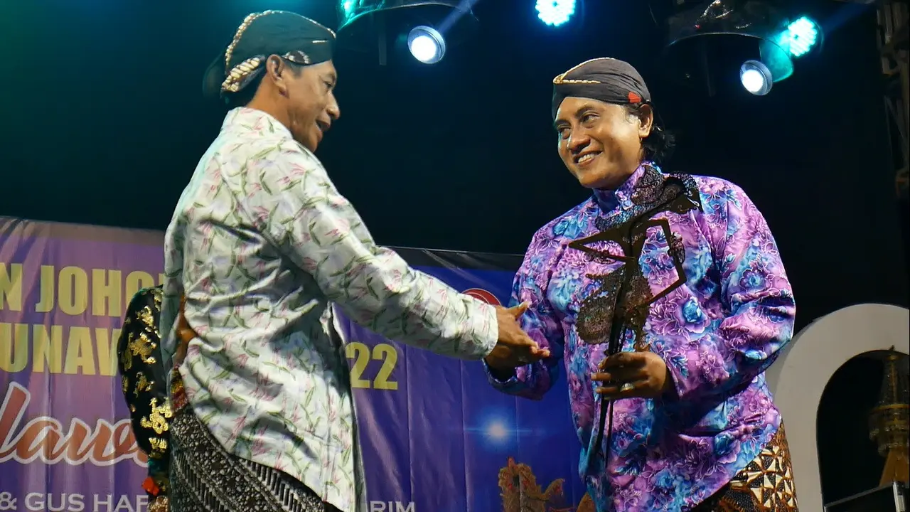 Min Suratna dan Ki Dalang