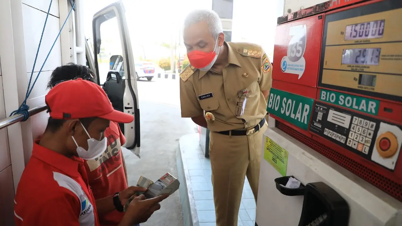 Foto Gubernur Jawa Tengah Ganjar Pranwo