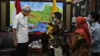 Kepala Perwakilan Unicef Indonesia di Surabaya, Ermi Ndoen bertemu dengan Gubernur Jateng Ganjar Pranowo, Selasa (28/9).