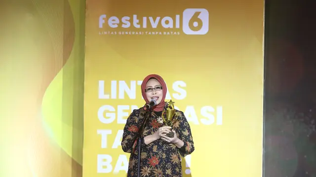 Persembahkan Penghargaan untuk Seluruh Pendidik