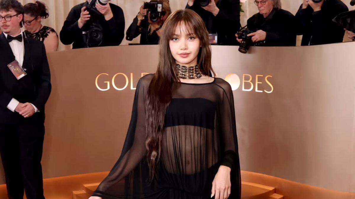 Gaya Perdana Lisa BLACKPINK di Golden Globe Awards 2026, Tampil Edgy dengan Sheer Dress Jacquemus