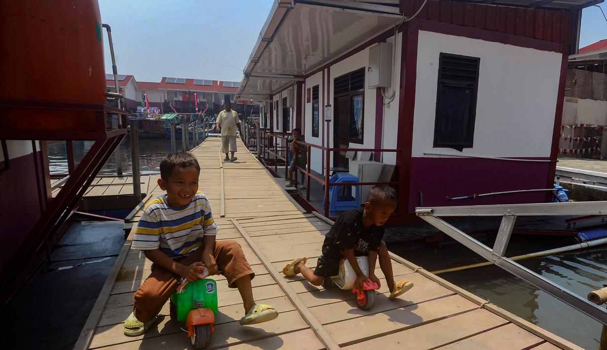 Pembangunan rumah apung di Kampung Nelayan Muara Angke mendapat bantuan dari Universitas Pertahanan yang diinisiasi Prabowo Subianto. (merdeka.com/Arie Basuki)