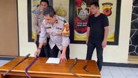 Barang bukti tawuran geng motor di Sukabumi