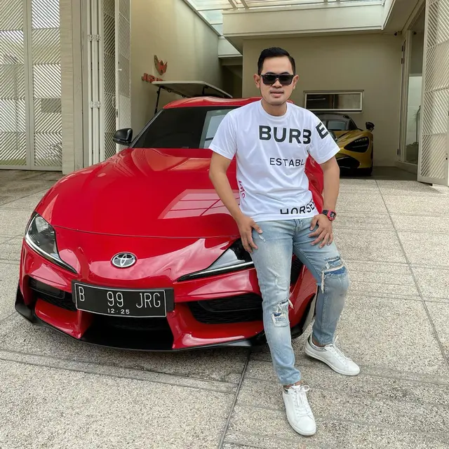 Dituding Pakai Pelat Bodong, Ini 7 Potret Crazy Rich Malang dengan Mobil Mewahnya
