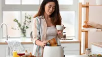Bikin Roti Panggang Lebih Praktis, Intip Pilihan Toaster Pemanggang Roti untuk Sarapan