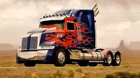Paramount Pictures membuat sebuah aplikasi yang dapat memanggil Optimus Prime dan membawa para penggemar untuk berkendara selama 15 menit.