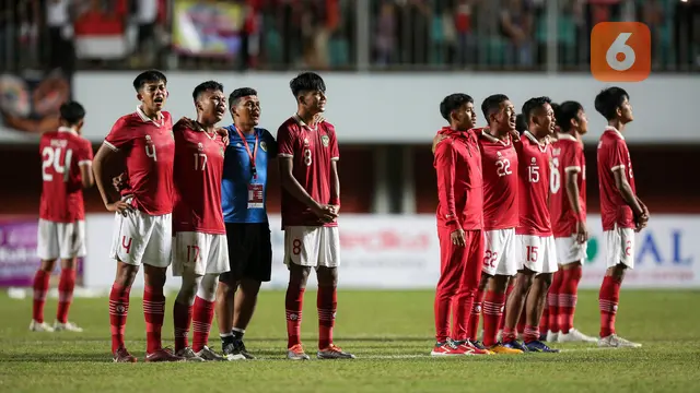 Foto: Momen Tangis Haru Skuat Timnas Indonesia U-16 usai Pastikan Lolos ke Final Piala AFF U-16 2022