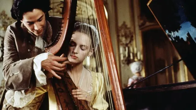 Dangerous Liaisons (1988)