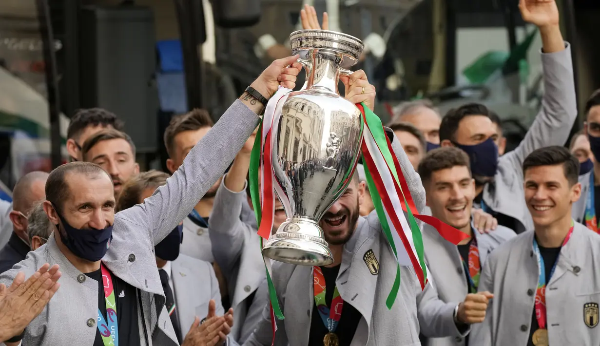 Italia sukses menjuarai Euro 2020 usai menundukkan Inggris dalam laga final di Stadion Wembley, London, Inggris. (Foto:AP/Gregorio Borgia)
