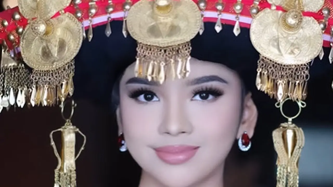 Potret Cantik Lyodra Ginting Pakai Baju Adat Batak Karo di Misa Akbar Paus Fransiskus