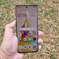 Tampak depan Oppo Reno8 T 5G. (Liputan6.com/ Agustinus Mario Damar)