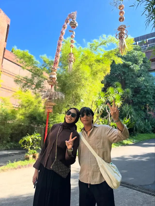 Potret Romantis Megawati Hangestri dan Dio Novandra Honeymoon di Bali, Andalkan Kemeja dan Sling Back Louis Vuitton