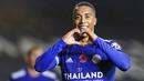 Pemain Leicester City, Youri Tielemans, melakukan selebrasi usai mencetak gol ke gawang Leeds United pada laga Liga Inggris di Stadion Elland Road, Senin (2/11/2020). Leicester City menang dengan skor 4-1. (AP/Jon Super)