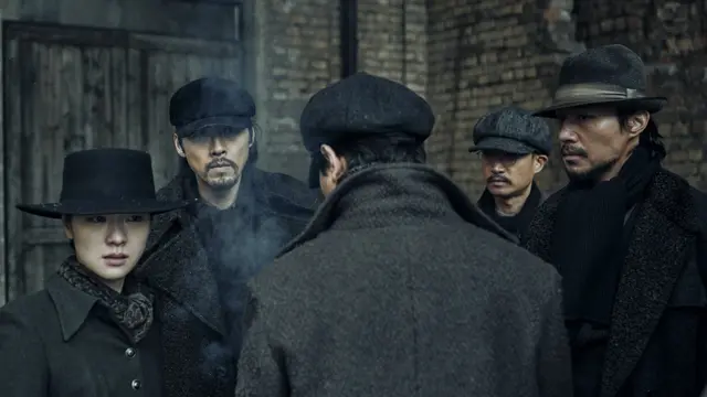 Hyun Bin dalam film Korea Harbin. (CJ Entertainment via Soompi)