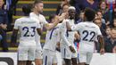 Para pemain Chelsea merayakan gol yang dicetak Tiemoue Bakayoko ke gawang Crystal Palace pada laga Premier League di Stadion Selhurst Park, Sabtu (14/10/2017). Crystal Palace menang 2-1 atas Chelsea. (AP/Alastair Grant)
