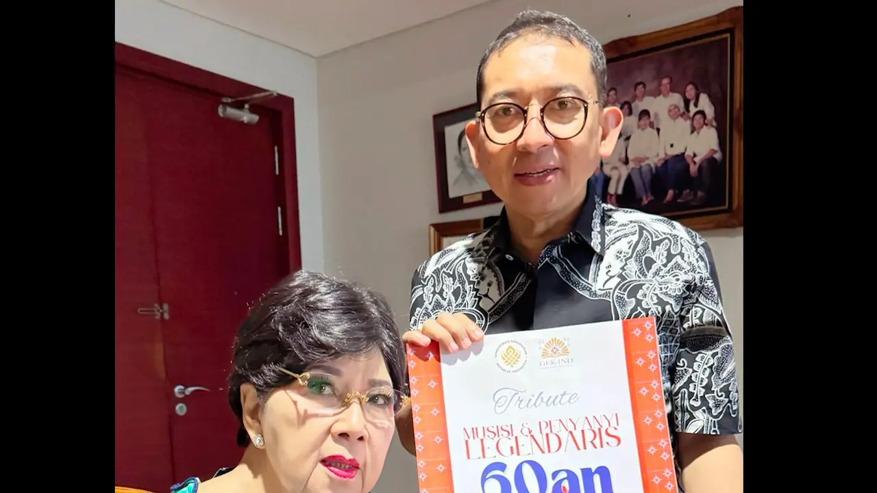 Kebersamaan Menteri Kebudayaan Fadli Zon dengan penyanyi legendari Titiek Puspa pada 28 Januari 2025. (Istimewa)