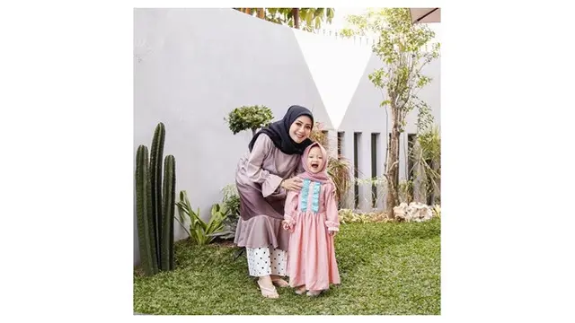 10 Potret Rumah Tom Liwafa, Mewah dan Punya Garasi Bak Showroom Mobil