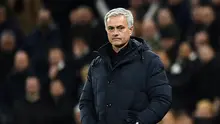 2. Jose Mourinho (Chelsea) - Pada musim 2014-2015 The Special One berhasil membawa Chelsea menjuarai Liga Inggris. Namun, karena permasalahan internal klub, Mourinho akhirnya dipecat pada 17 Desember 2015. (AFP/Glyn Kirk)