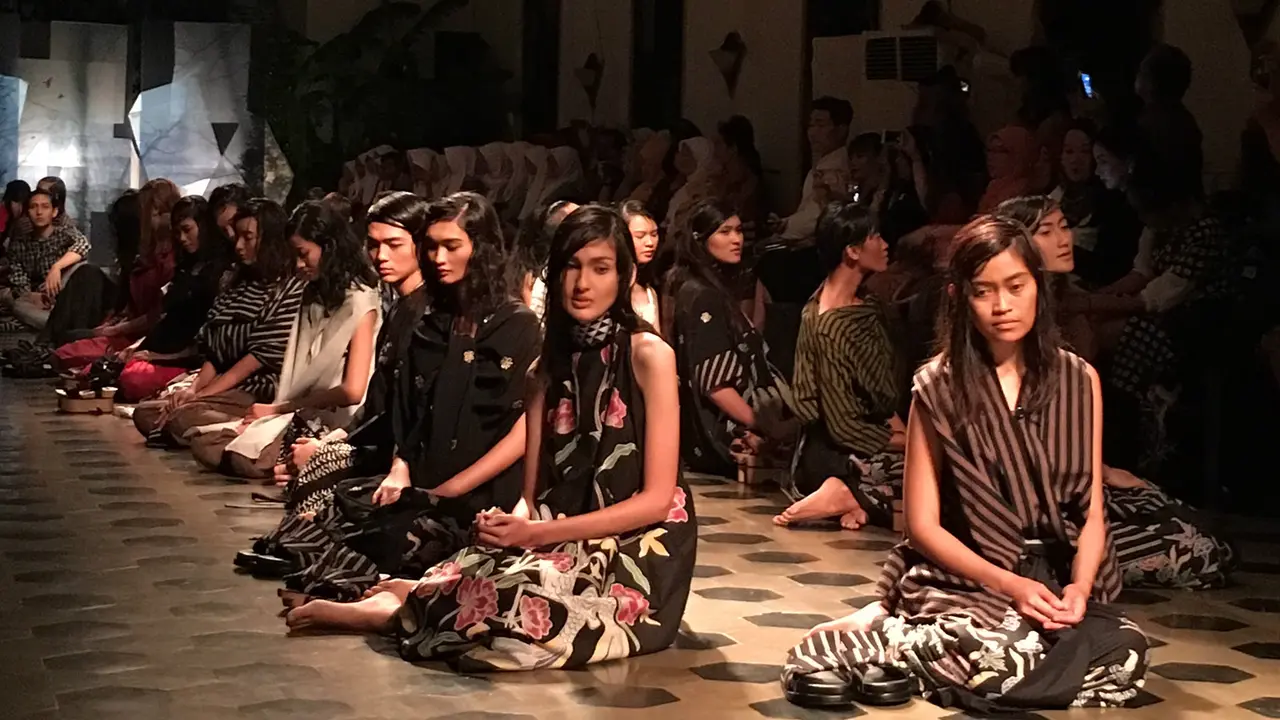 Lulu Lutfi Berbagi Kisah Melalui Fashion Show Gedangsari Berlari