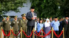 Upacara peringatan HUT RI ke-69 dipimpin Menteri Pertahanan Purnomo Yusgiantoro, Jakarta, Minggu (17/8/14). (Liputan6.com/Faisal R Syam)