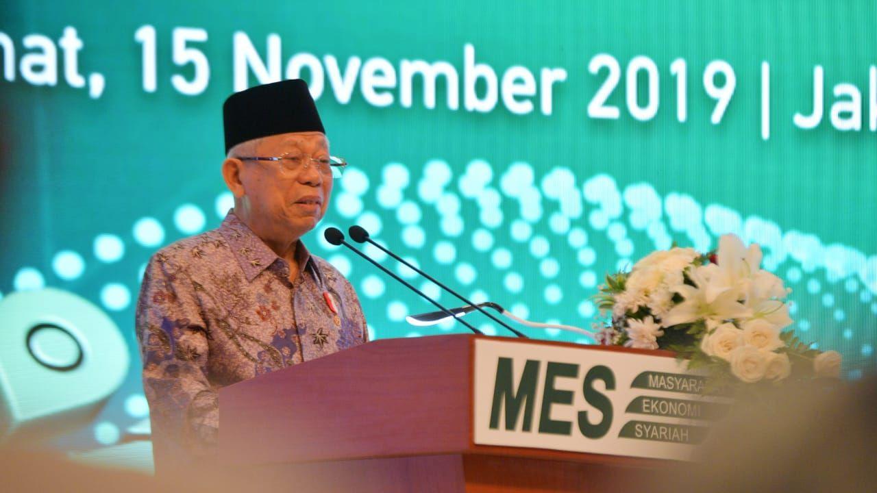 Wakil Presiden Ma'ruf Amin  saat menghadiri Silaturahmi Kerja Nasional Masyarakat Ekonomi Syariah di JCC Senayan, Jakarta, Jumat (15/11/2019).