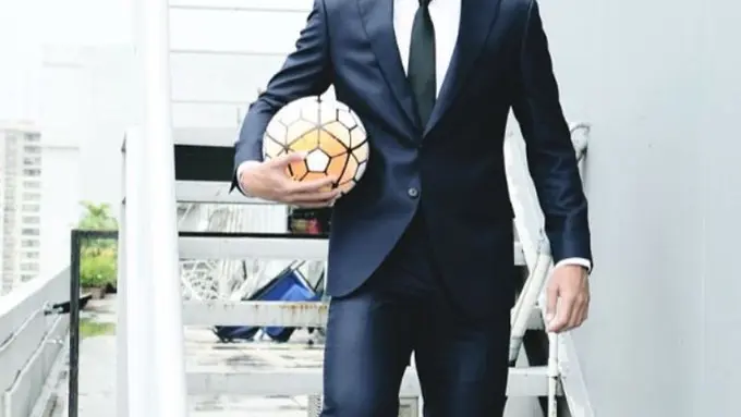 [Bintang] Ryuji Utomo, Pesepak Bola Ganteng yang Bikin Netizen Kesengsem
