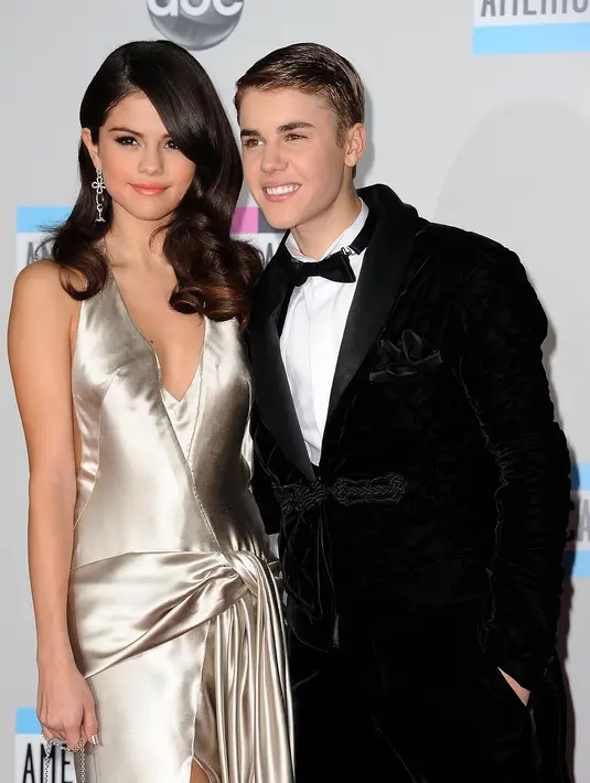 Sempat beredar kabar bahwa Selena Gomez berusaha melupakan sosok Justin Bieber yang masih melekat di hatinya. Selena pun akhirnya mulai membenci Bieber dengan berbagai cara yang ditempuh olehnya. (AFP/Bintang.com)