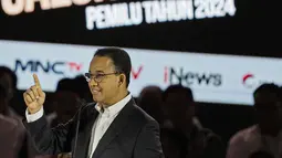 Capres nomor urut 01 Anies Baswedan saat beradu gagasan dalam debat ketiga Capres Pemilu tahun 2024 di Istora Gelora Bung Karno, Jakarta, Minggu (7/1/2023). (Liputan6.com/Faizal Fanani)