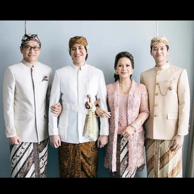 [Fimela] Memes dan Adhie MS