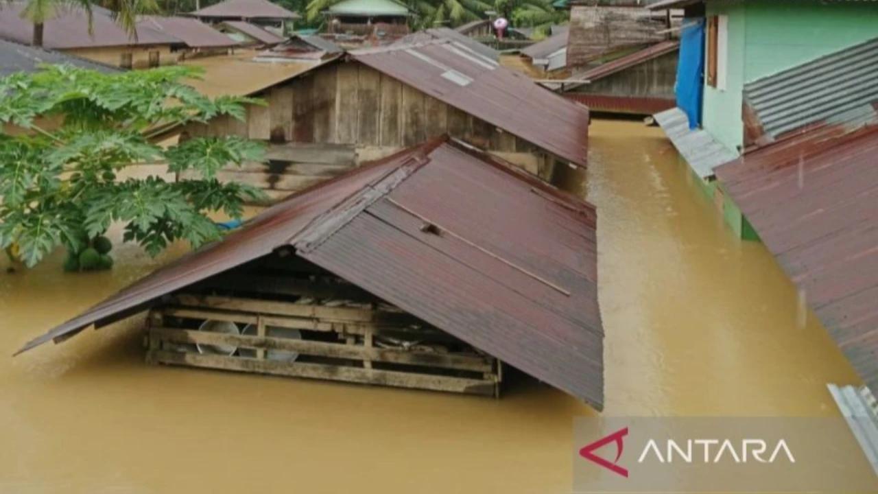 Tanpa Permisi, Air Terobos Masuk Genangi Rumah Warga, Kisah Haru Mencekam dari Banjir Medan