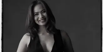 Artis cantik, Kinaryosih kini sedang menantikan kehadiran anak keduanya. Sama seperti selebriti lain yang mengabadikan masa kehamilannya. Beberapa potret diabadikan selama masa proses kehamilan. (Instagram/kinaryosihmoney)