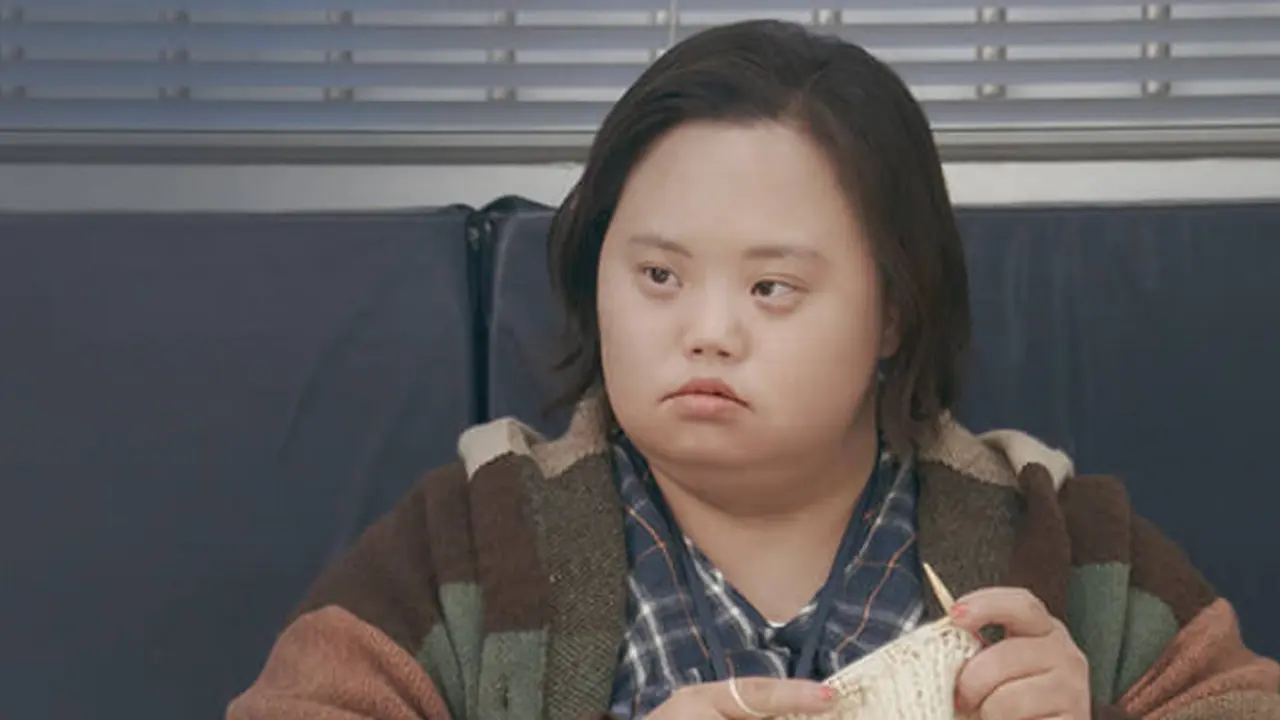 Jung Eun Hye Sebagai Yeong Hee di Drama Korea Our Blues (Tangkapan Layar/KBIzoom)