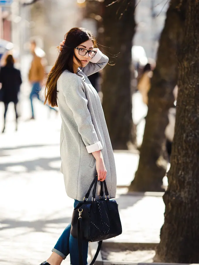 wanita juli suka pamer segalanya