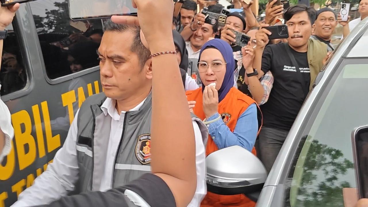Usai Diperiksa, Husniah Talenrang Ditahan di Polda Sulsel