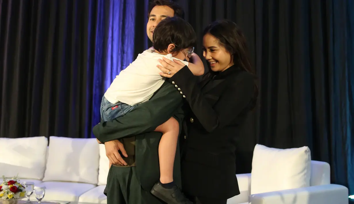 Raffi Ahmad dan Nagita Slavina (Adrian Putra/Fimela.com)