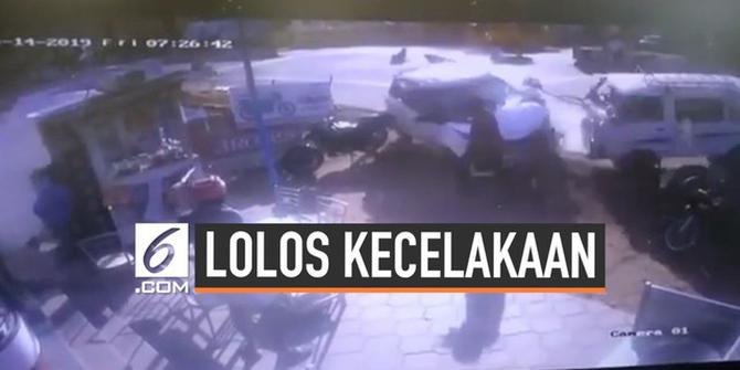 VIDEO: Beruntung, Pria dari Lolos Hantaman Mobil Ngebut