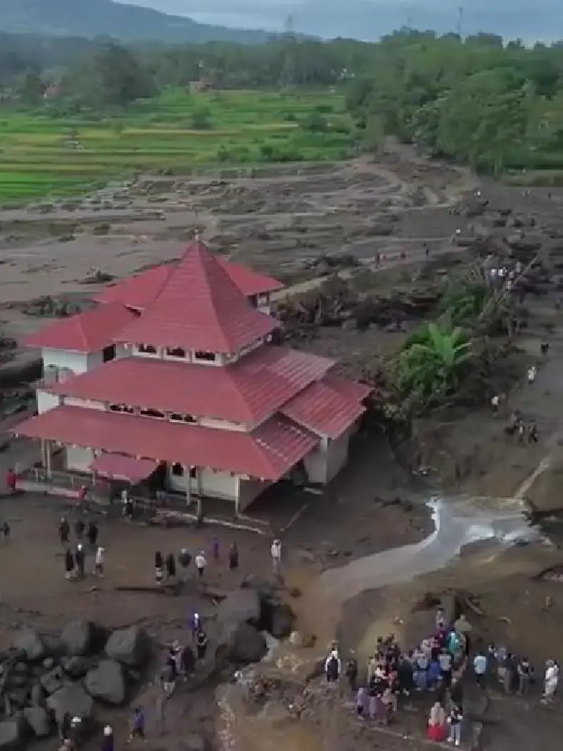 Masjid yang bertahan di tengah bencana galogo Sumatera Barat