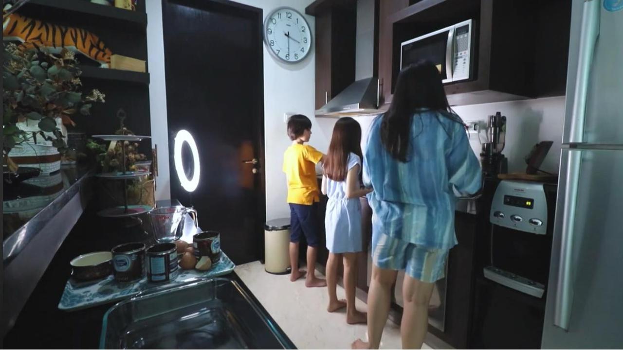 Interior Dapur Wulan Guritno Jadi Sorotan, Paduan Kemewahan dan Kerapian