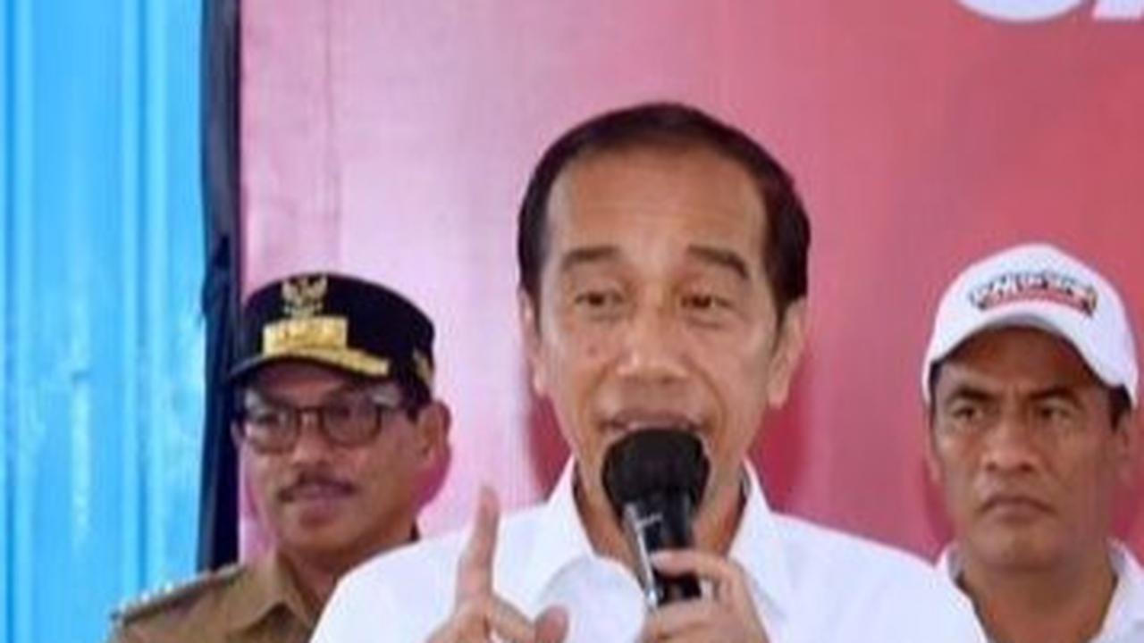 Tok! Jokowi Resmi Teken Revisi UU ITE, Penyebar Hoaks Terancam Penjara 6 Tahun