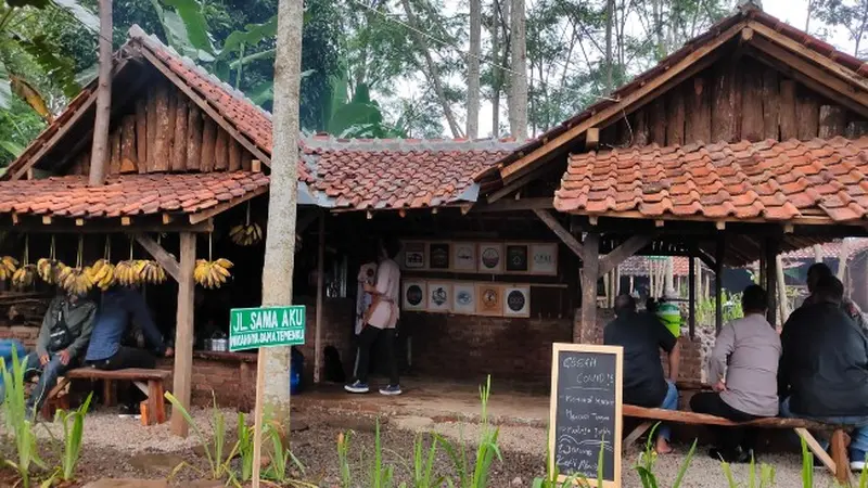 Nikmat Makan Sayur Lodeh Ala Warung Kopi Manis Kuningan