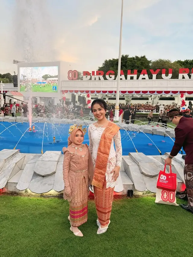 Potret Mayang Lucyana saat Hadiri HUT RI di Istana Merdeka/Instagram @mayaang.lucyaana