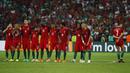 Cristiano Ronaldo (kanan) terlihat takut menaatap penalti saat melawan Polandia pada perempat final Piala Eropa 2016 di Stade Velodrome, Marseille, Jumat (30/6/2016) dini hari WIB.  (REUTERS/Kai Pfaffenbach)