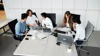 7 Sikap yang Buat Dihormati di Lingkungan Kerja, Dimulai dari Hal Sederhana