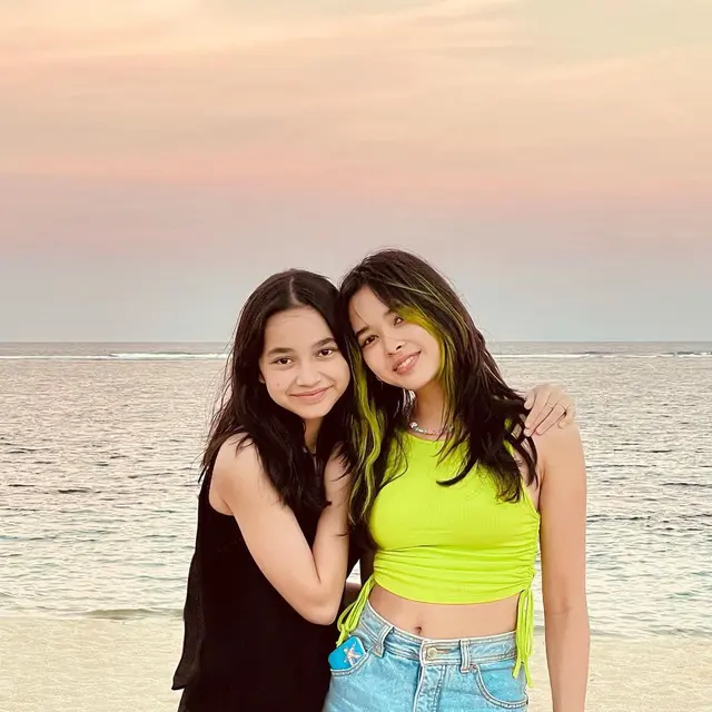 Tak Sedarah, Ini 6 Potret Sydney Anak Cut Tari dan Chanella Saudara Sambungnya