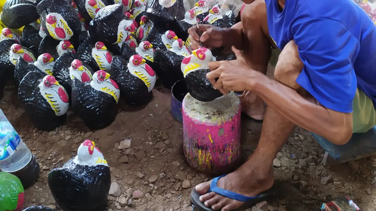 Kerajinan Gerabah di Blok Posong, Desa Arjawinangun, Kabupaten Cirebon Terancam Hilang, Kita Bisa Apa?